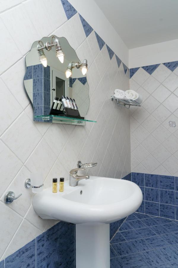 Stefania Hotel Амарінтос Екстер'єр фото